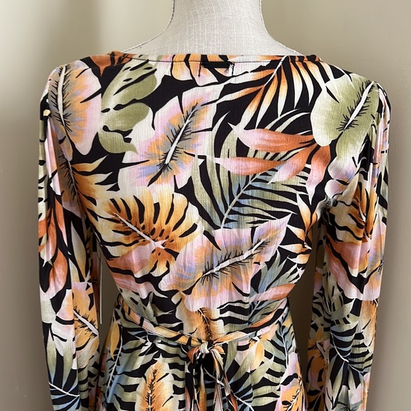 🆕 Billabong Romance Mini Dress - Picture 12 of 15